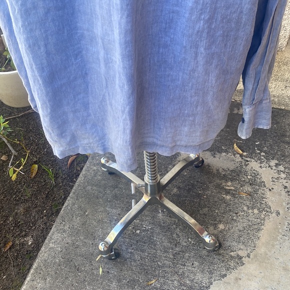 Raffi 100% linen luxury blouse or tunic. Beautiful baby blue color. - Picture 9 of 14